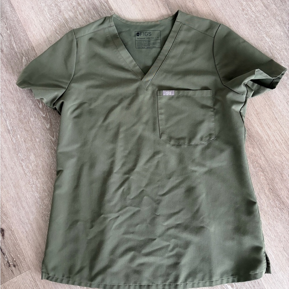 Figs Moss Green Catarina scrub top